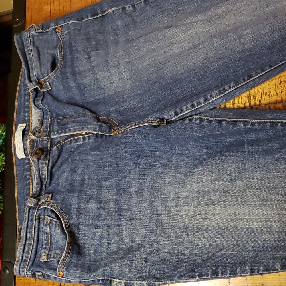 Womens vintage distressed boot cut Levi womens jeans - Picture 2 of 6